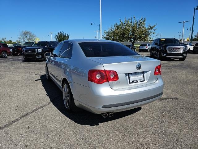 used 2005 Volkswagen Jetta car, priced at $3,275