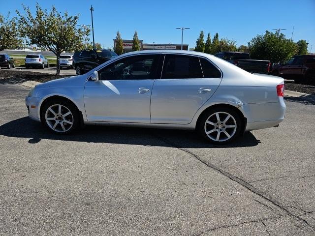 used 2005 Volkswagen Jetta car, priced at $3,275