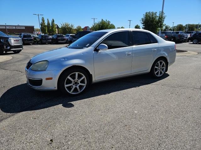 used 2005 Volkswagen Jetta car, priced at $3,275