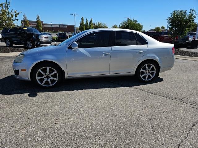 used 2005 Volkswagen Jetta car, priced at $3,275