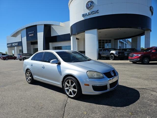 used 2005 Volkswagen Jetta car, priced at $3,275