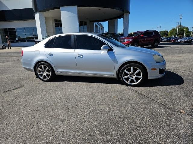 used 2005 Volkswagen Jetta car, priced at $3,275