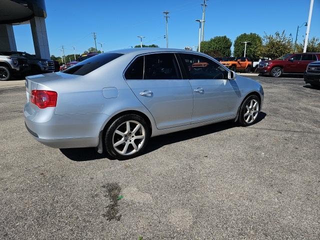 used 2005 Volkswagen Jetta car, priced at $3,275