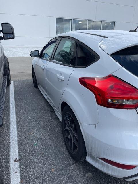 used 2015 Ford Focus car, priced at $5,600