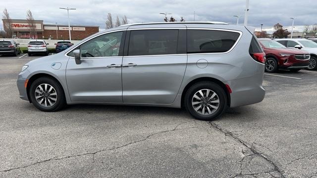 used 2021 Chrysler Pacifica Hybrid car, priced at $18,700