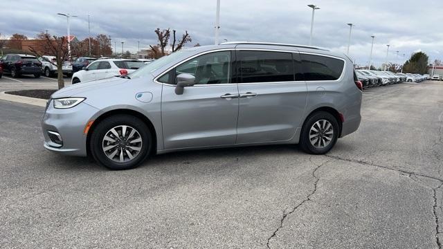 used 2021 Chrysler Pacifica Hybrid car, priced at $19,250
