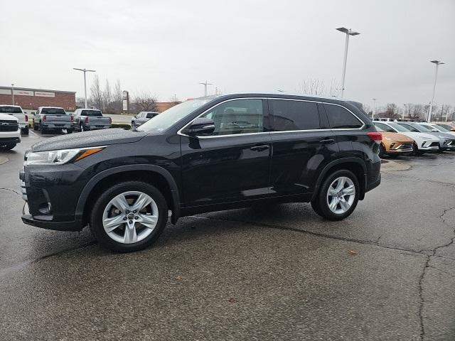 used 2018 Toyota Highlander car, priced at $22,878