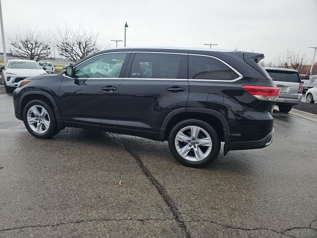 used 2018 Toyota Highlander car, priced at $22,878