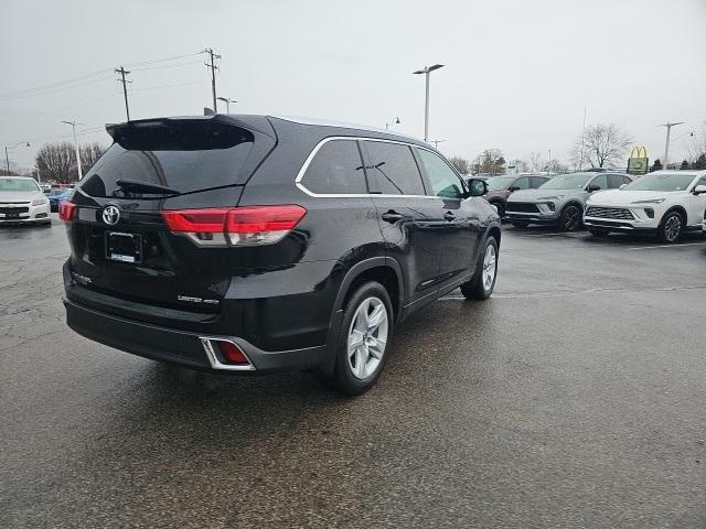 used 2018 Toyota Highlander car, priced at $22,878