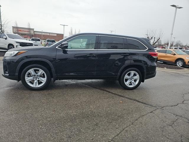 used 2018 Toyota Highlander car, priced at $22,878