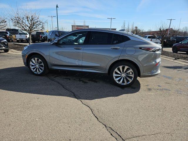 new 2025 Buick Envista car, priced at $29,371