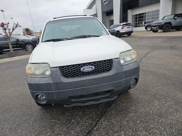used 2005 Ford Escape car, priced at $4,000