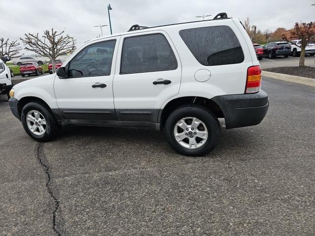used 2005 Ford Escape car, priced at $4,000