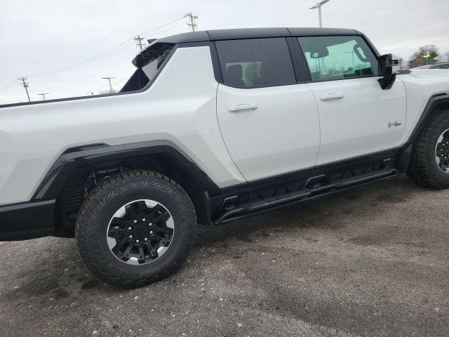 new 2025 GMC HUMMER EV Pickup car, priced at $107,685