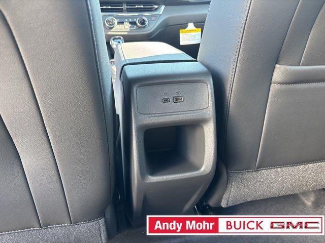new 2025 Buick Envista car, priced at $23,893