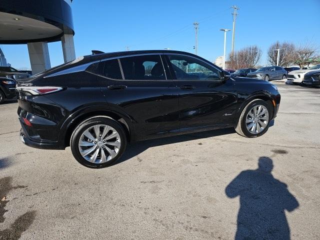 new 2025 Buick Envista car, priced at $29,022