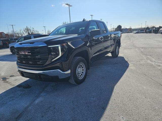 new 2025 GMC Sierra 1500 car, priced at $42,685