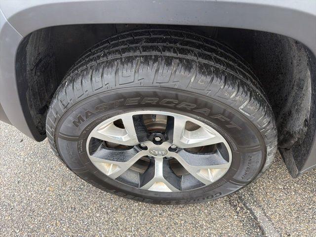 used 2014 Jeep Cherokee car, priced at $4,889