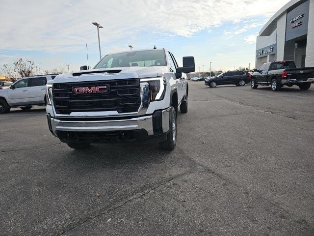 new 2025 GMC Sierra 2500 car, priced at $46,272