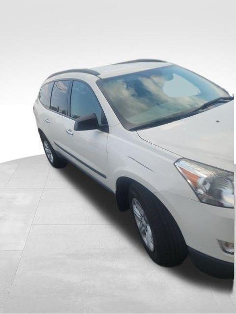 used 2011 Chevrolet Traverse car, priced at $5,500