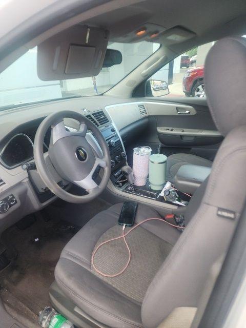 used 2011 Chevrolet Traverse car, priced at $5,500