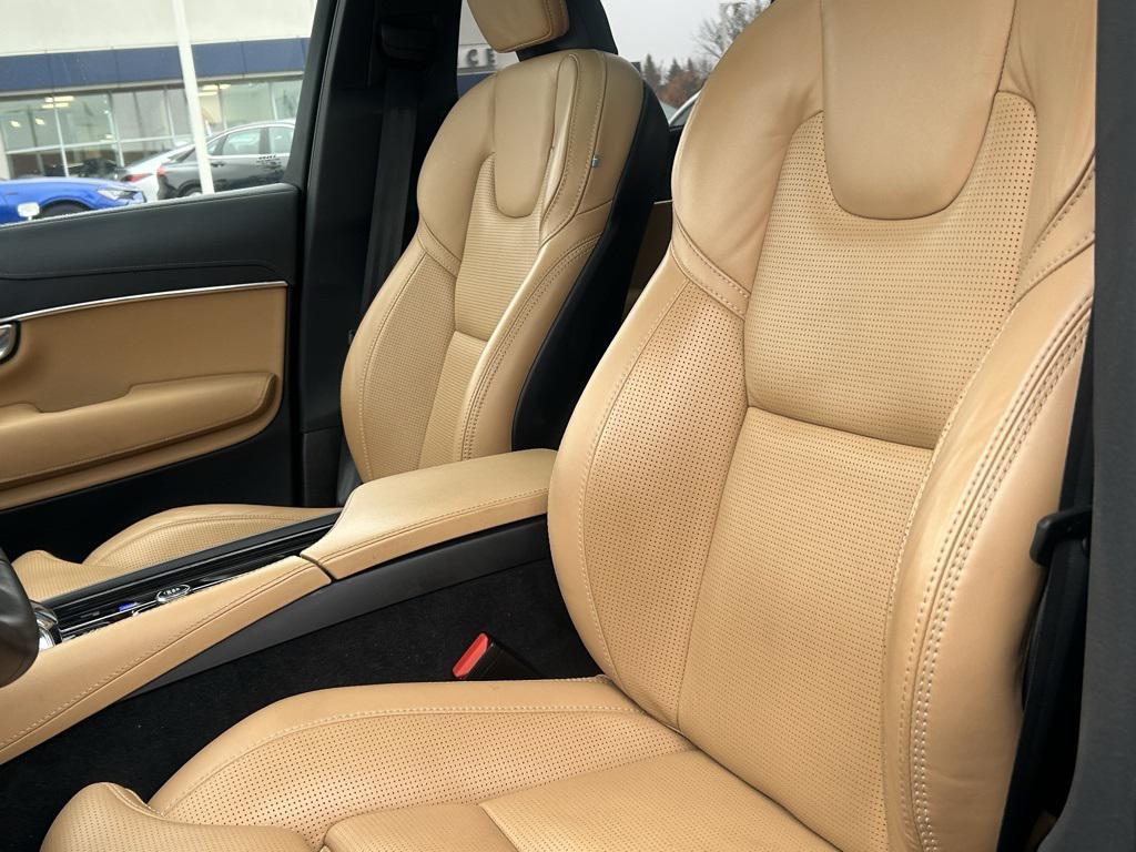 used 2023 Volvo XC90 car