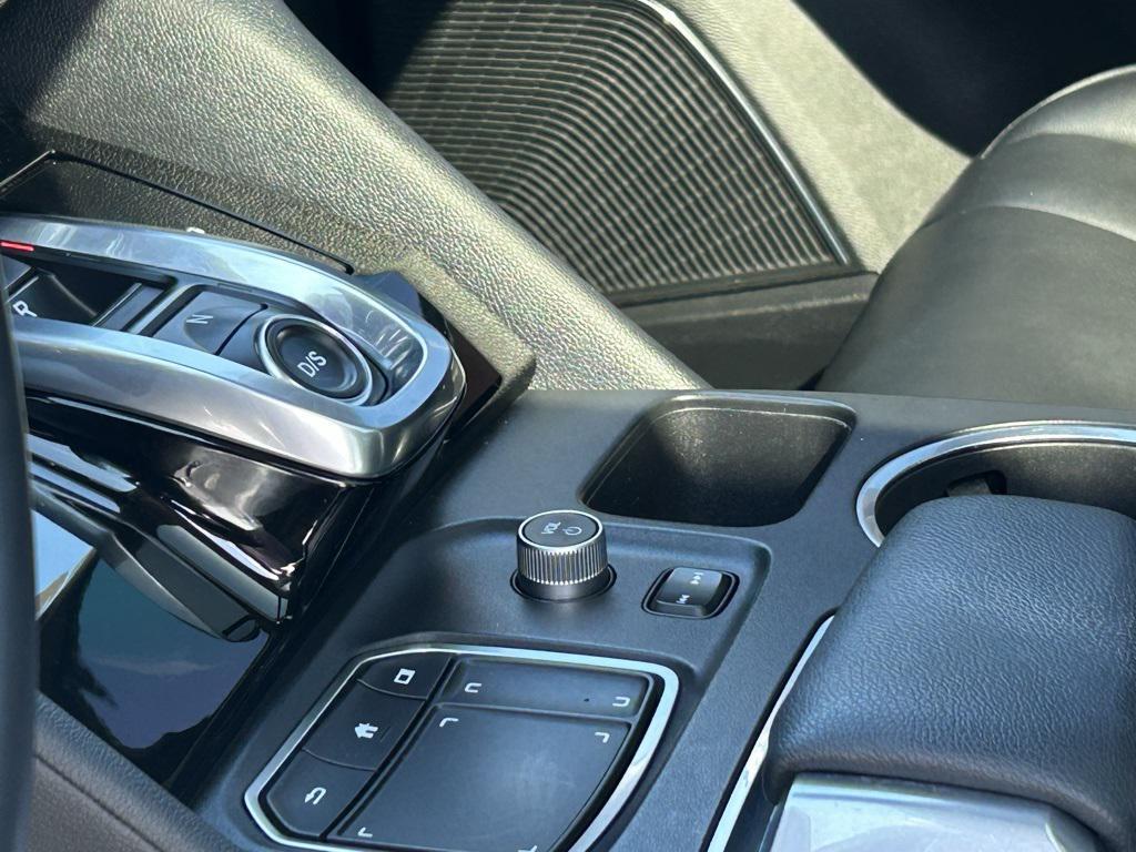 used 2022 Acura MDX car, priced at $31,990