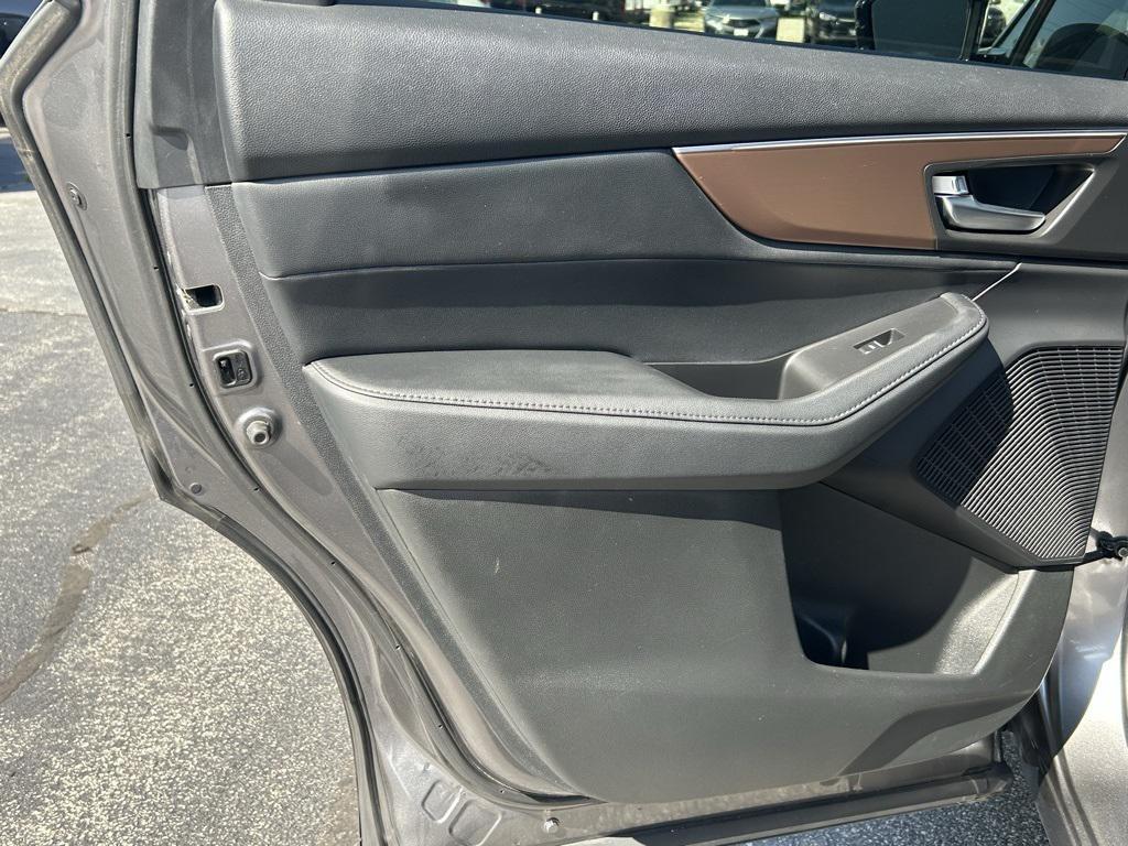 used 2022 Acura MDX car, priced at $31,990