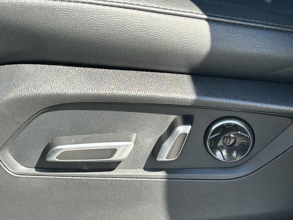 used 2022 Acura MDX car, priced at $31,990