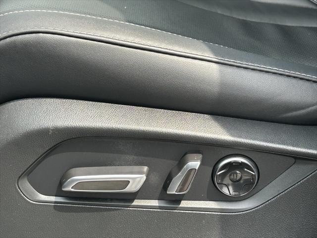 used 2022 Acura MDX car, priced at $41,990
