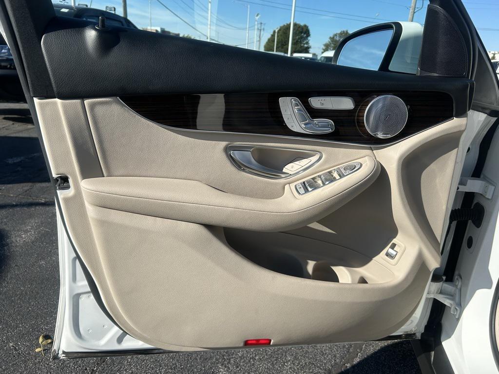 used 2018 Mercedes-Benz GLC 300 car