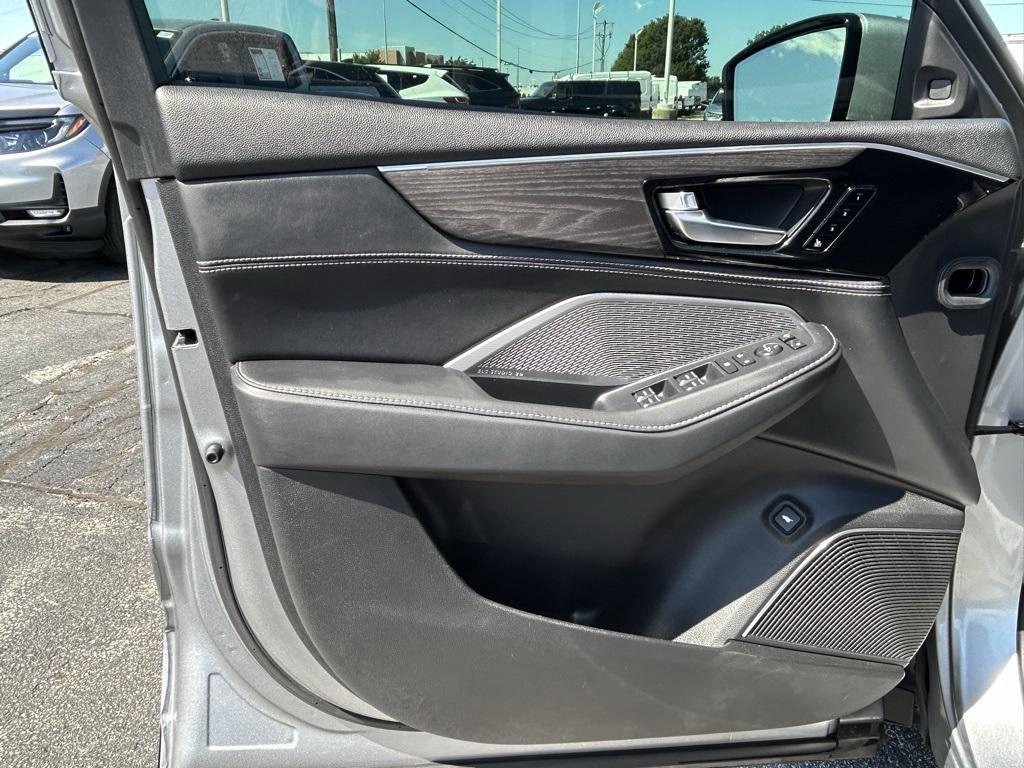 used 2023 Acura MDX car, priced at $49,990