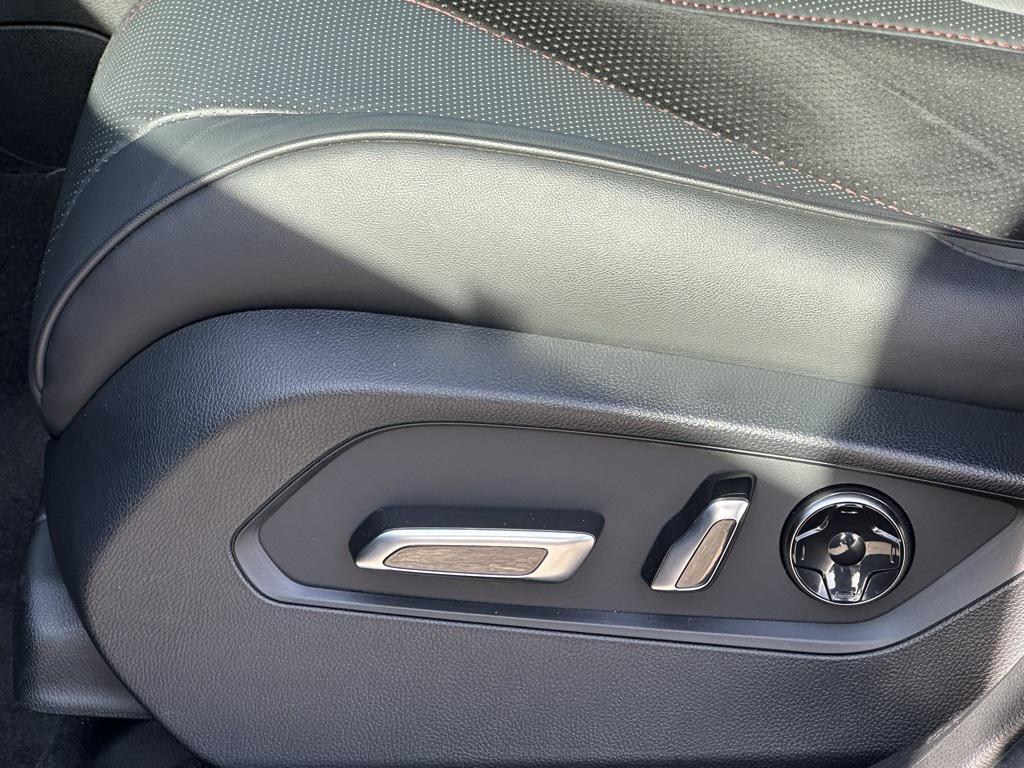 used 2024 Acura RDX car, priced at $45,990