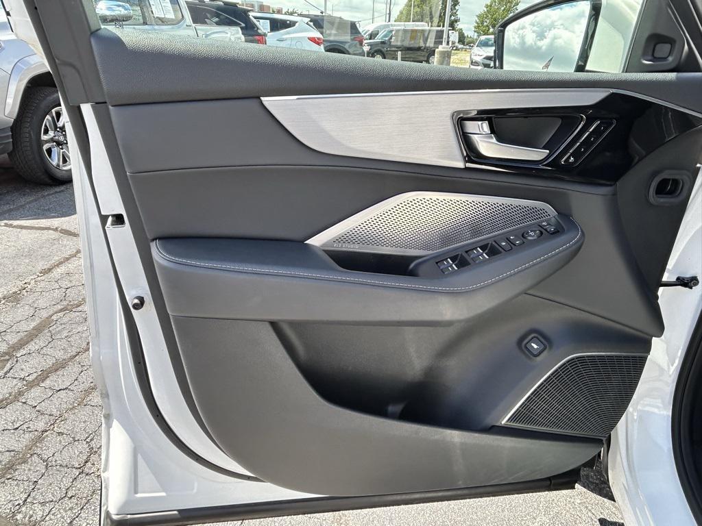 used 2023 Acura MDX car, priced at $41,990