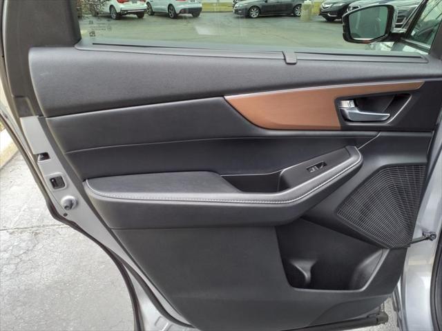 used 2022 Acura MDX car, priced at $39,290