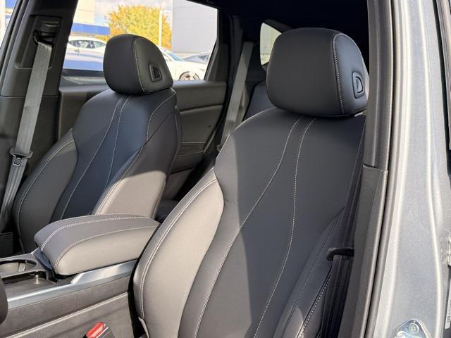 new 2025 Acura RDX car, priced at $44,933