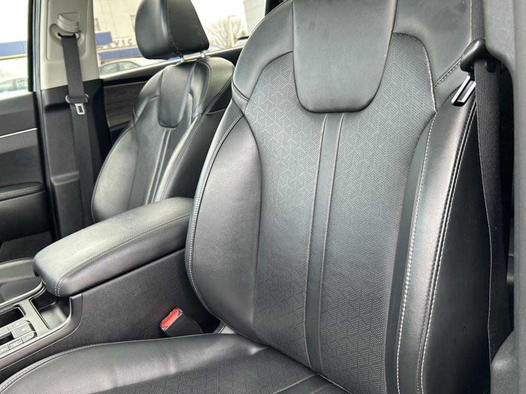 used 2021 Kia Sorento car, priced at $25,290