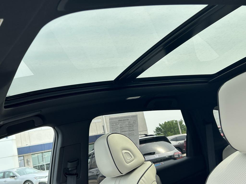used 2025 Acura RDX car, priced at $50,590