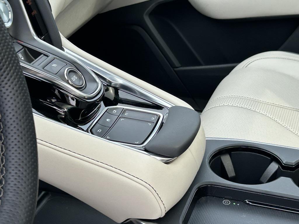 used 2025 Acura RDX car, priced at $50,590
