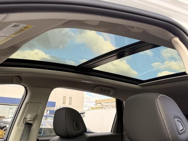 new 2025 Acura RDX car, priced at $46,951