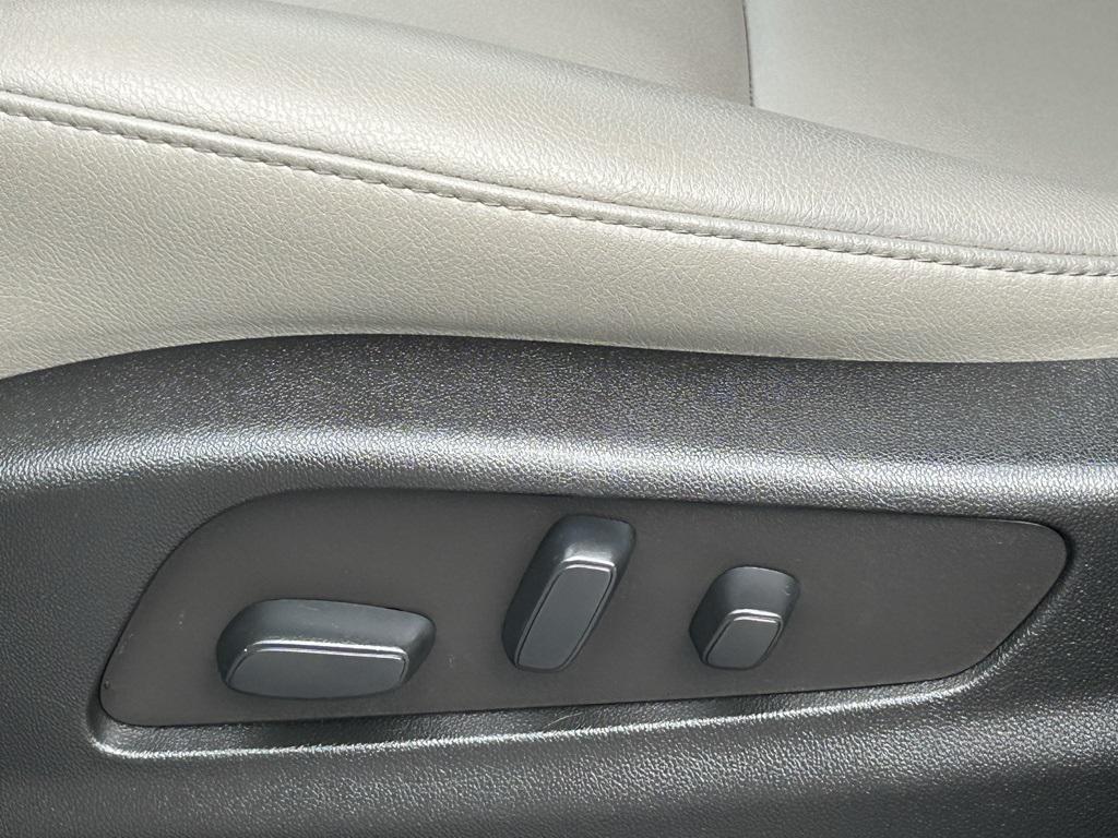 used 2022 Cadillac XT4 car, priced at $29,695