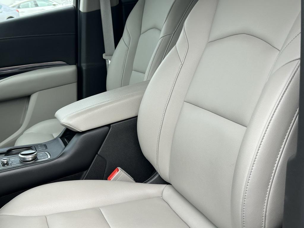 used 2022 Cadillac XT4 car, priced at $29,695
