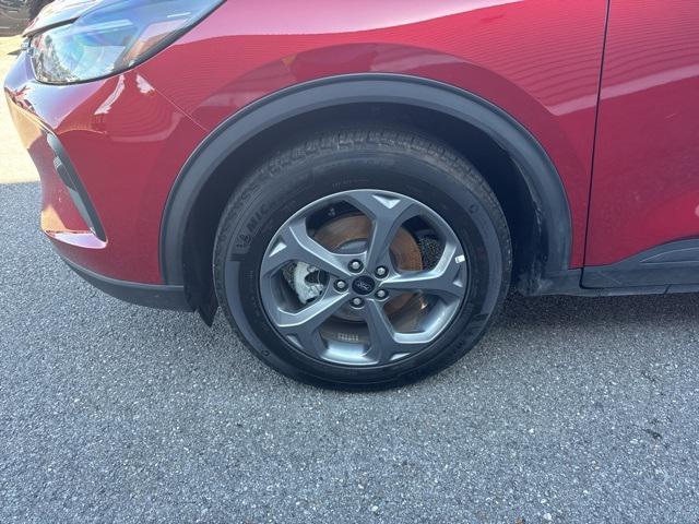 new 2025 Ford Escape car, priced at $30,009
