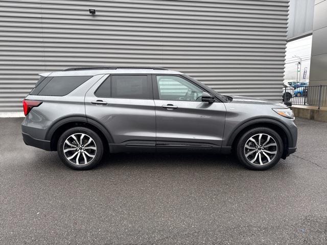 new 2025 Ford Explorer car, priced at $40,269