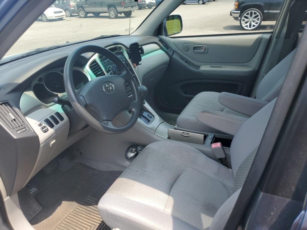 used 2004 Toyota Highlander car, priced at $9,700