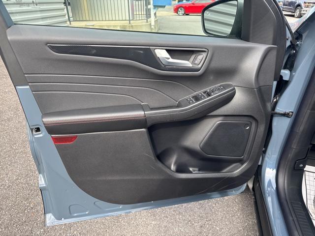 new 2025 Ford Escape car, priced at $25,992