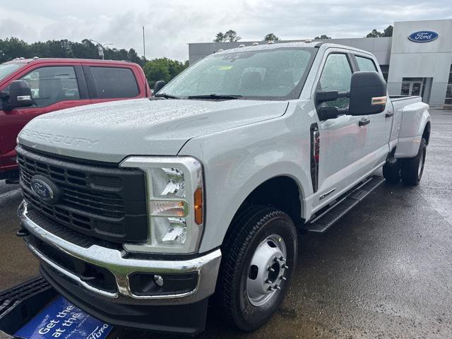 new 2025 Ford F-350 car, priced at $69,715