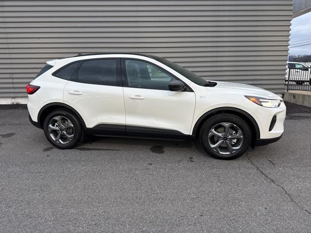 new 2025 Ford Escape car, priced at $31,595