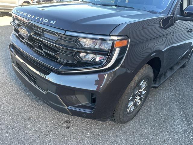 new 2025 Ford Expedition car, priced at $62,101