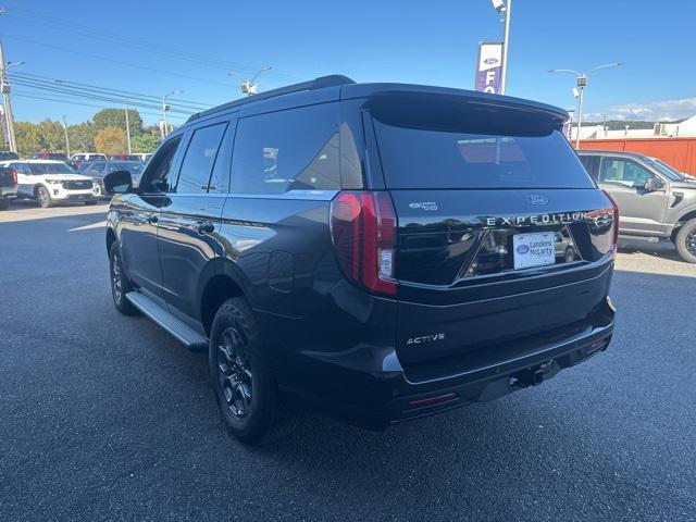 new 2025 Ford Expedition car, priced at $62,101